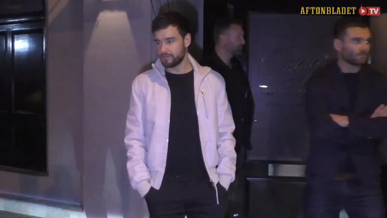 Supermodellen och den 23 år yngre flickidolen är senaste heta kändisparet