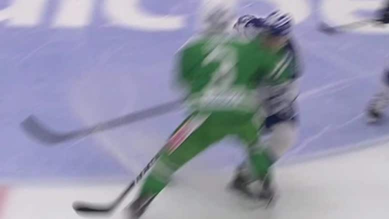 Busen delade ut ful tackling i Leksands segermatch