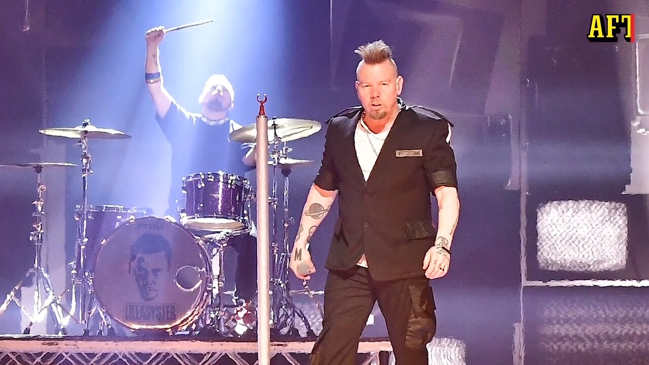 Lillasyster: ”De kan vänligt men bestämt dra åt helvete”