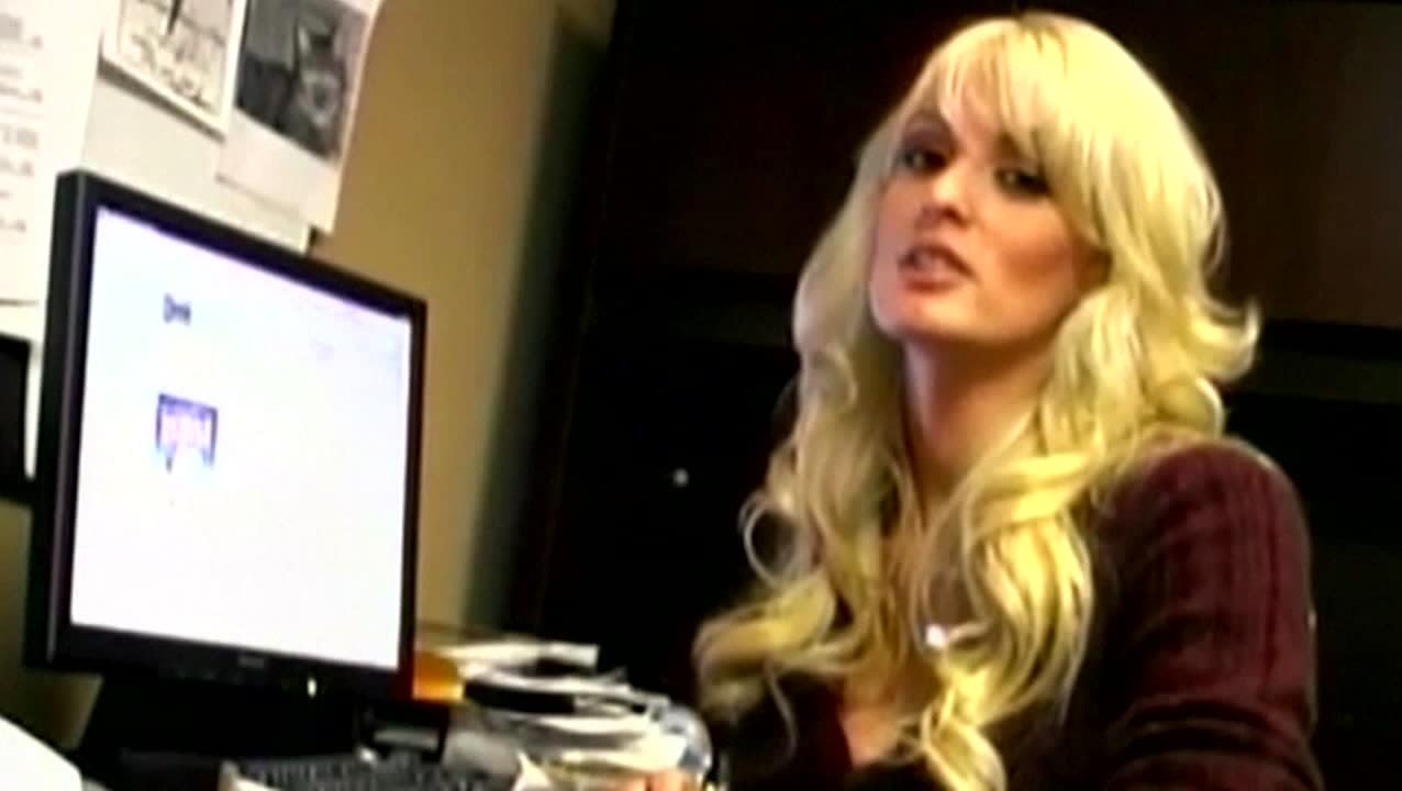 Porrstormen kring Donald Trump ökar i styrka