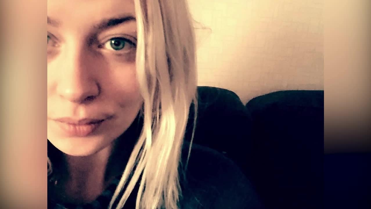 Gav inte upp – nu får mormor se "Hundraettåringen" på sjukhuset