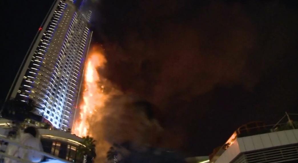 Storbrand vid lyxhotell i dubai