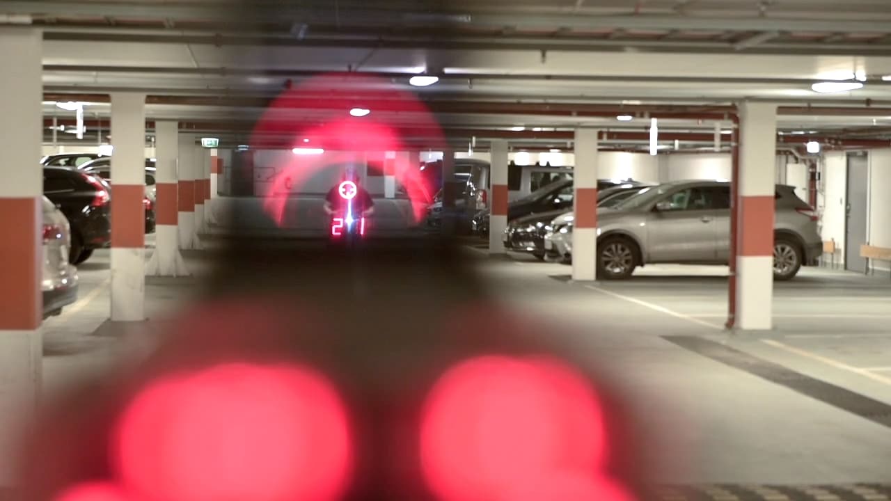 Aftonbladets elsparkcykeltest: ”Lite läskigt, jag skulle inte vilja köra.”