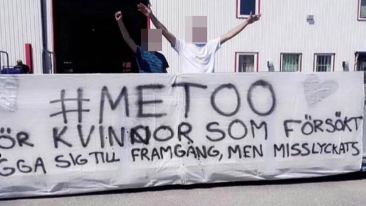 Gymnasieministern förfärad över elevernas studentbanderoll