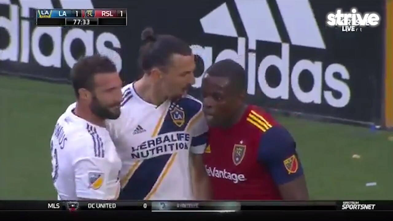 Se Zlatans ilska mot backen – efter målet