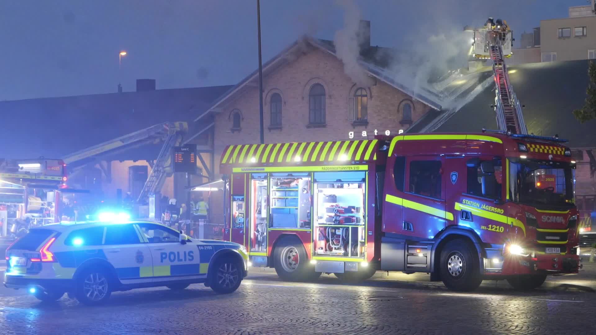 Här brinner Lunds centralstation – spridit sig till taket