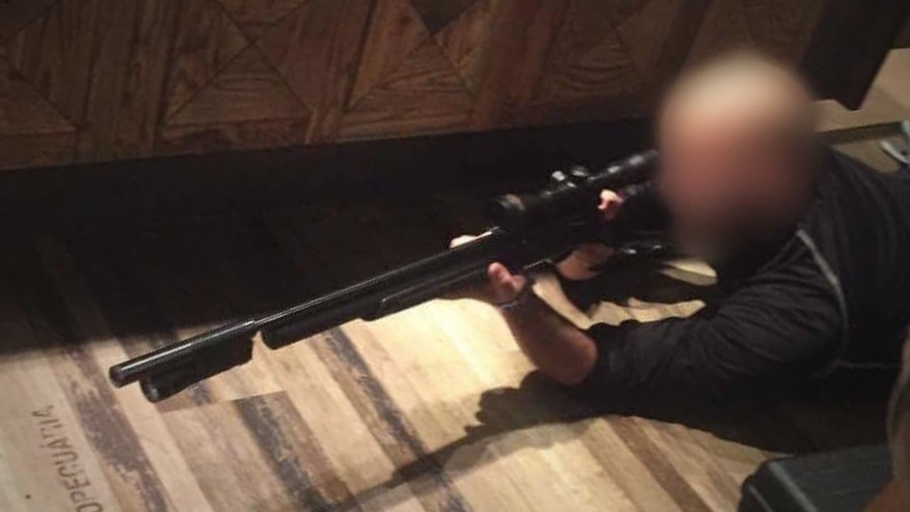 Sköt råttor med gevär inne på Espresso House