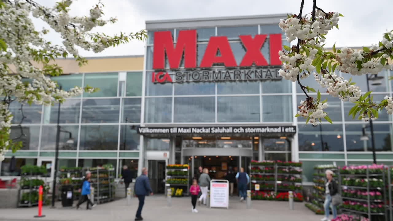 Icabutiken tar bort Paolo Robertos varor: "Känns inte bra"