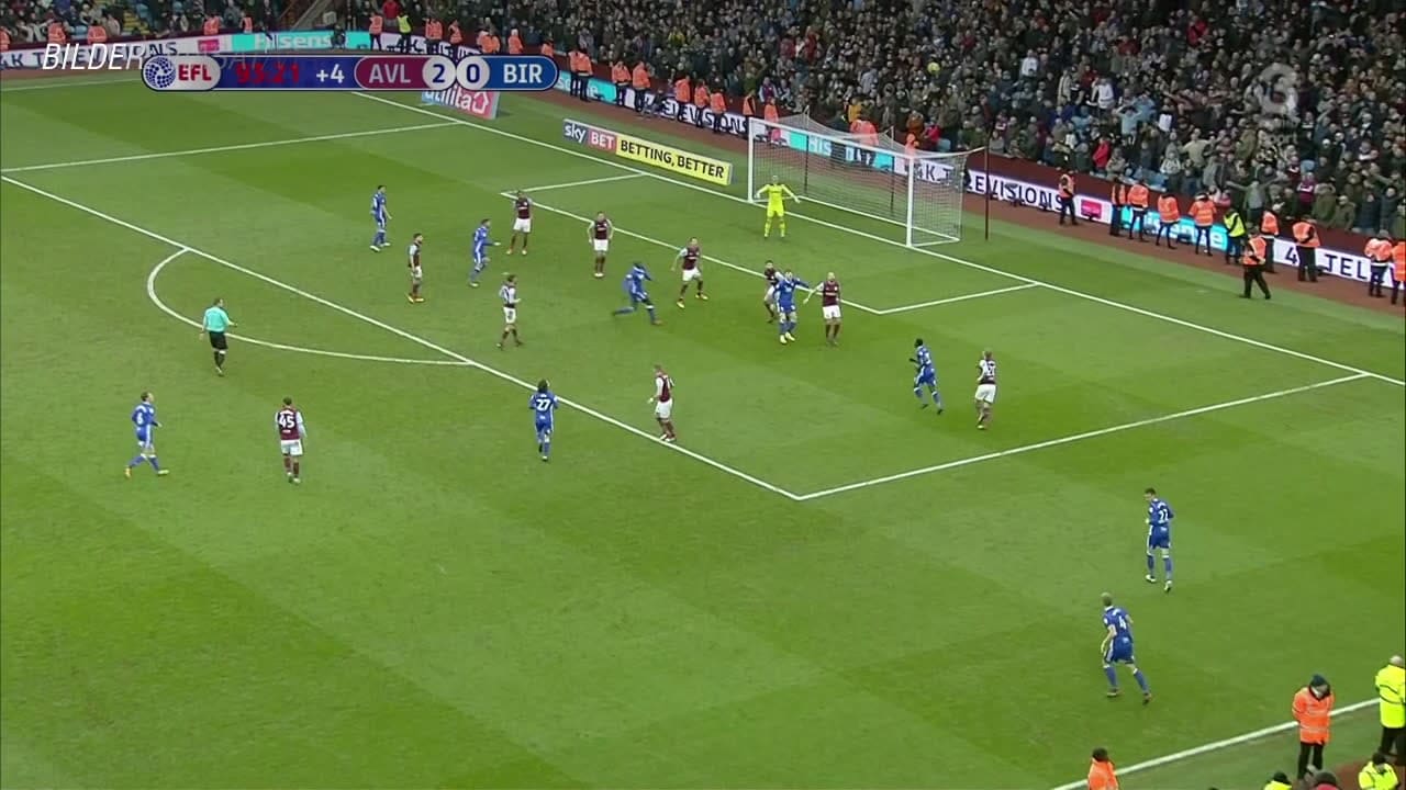 Här tar N’Doye stryptag på Terry