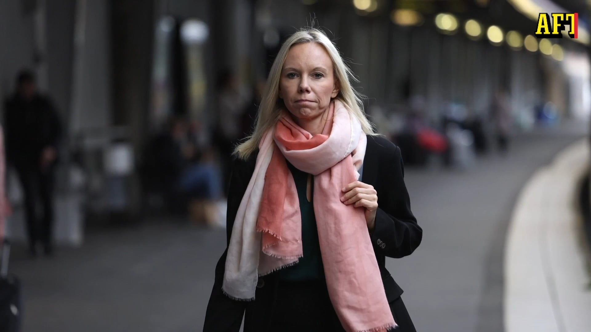 Jessica växte upp med våld i hemmet: "Barnets bästa behöver inte alltid vara biologiska föräldrar"