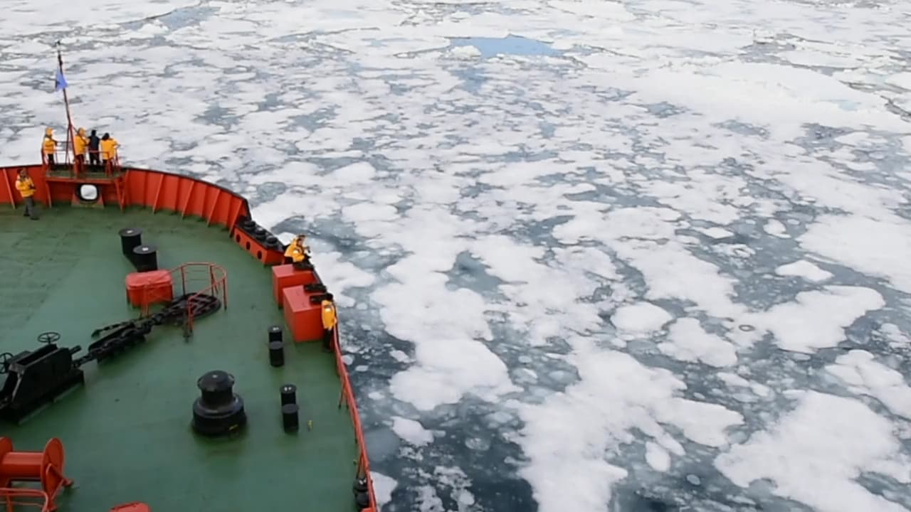 Isen i Arktis smälter - leder till maktkamp och militär upprustning