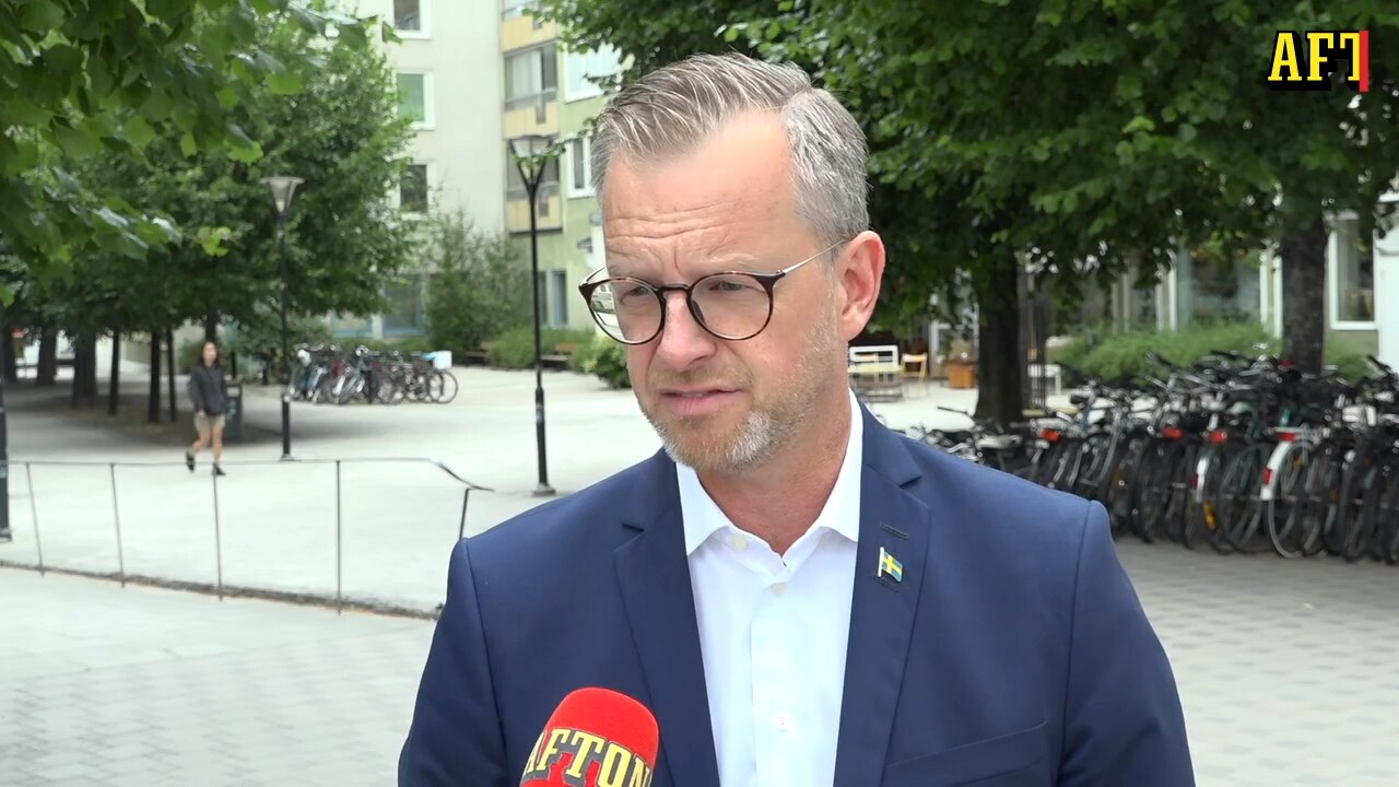 Mikael Damberg: ”Vi kommer jaga gängen från alla håll”