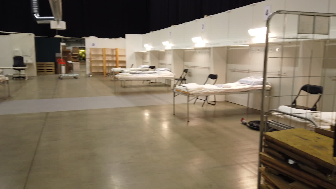 Se bilderna inifrån fältsjukhuset i Stockholmsmässan