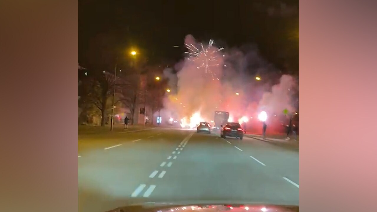 Här möts MFF av fyrverkerier och bengaler