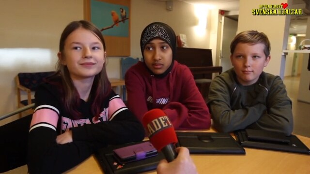 Stella: Jag visade roliga foton