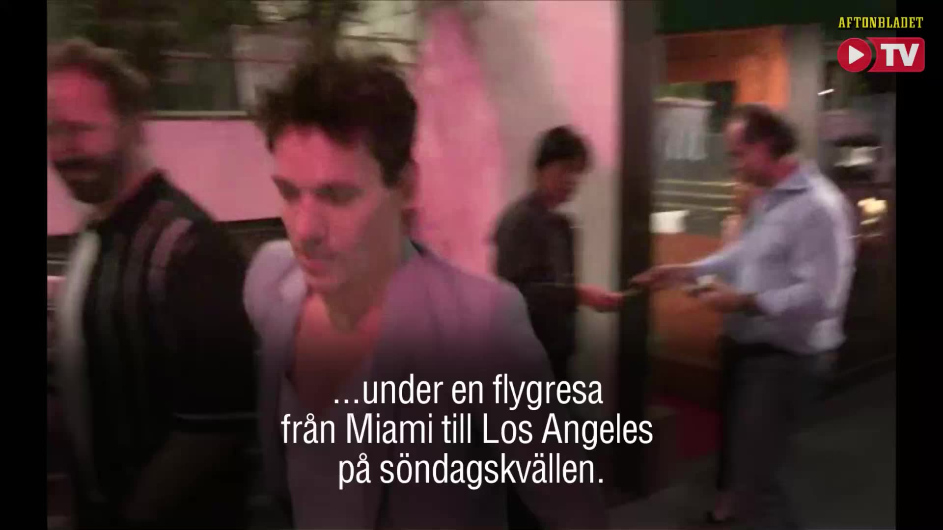 Skådespelare greps efter stökig flygresa