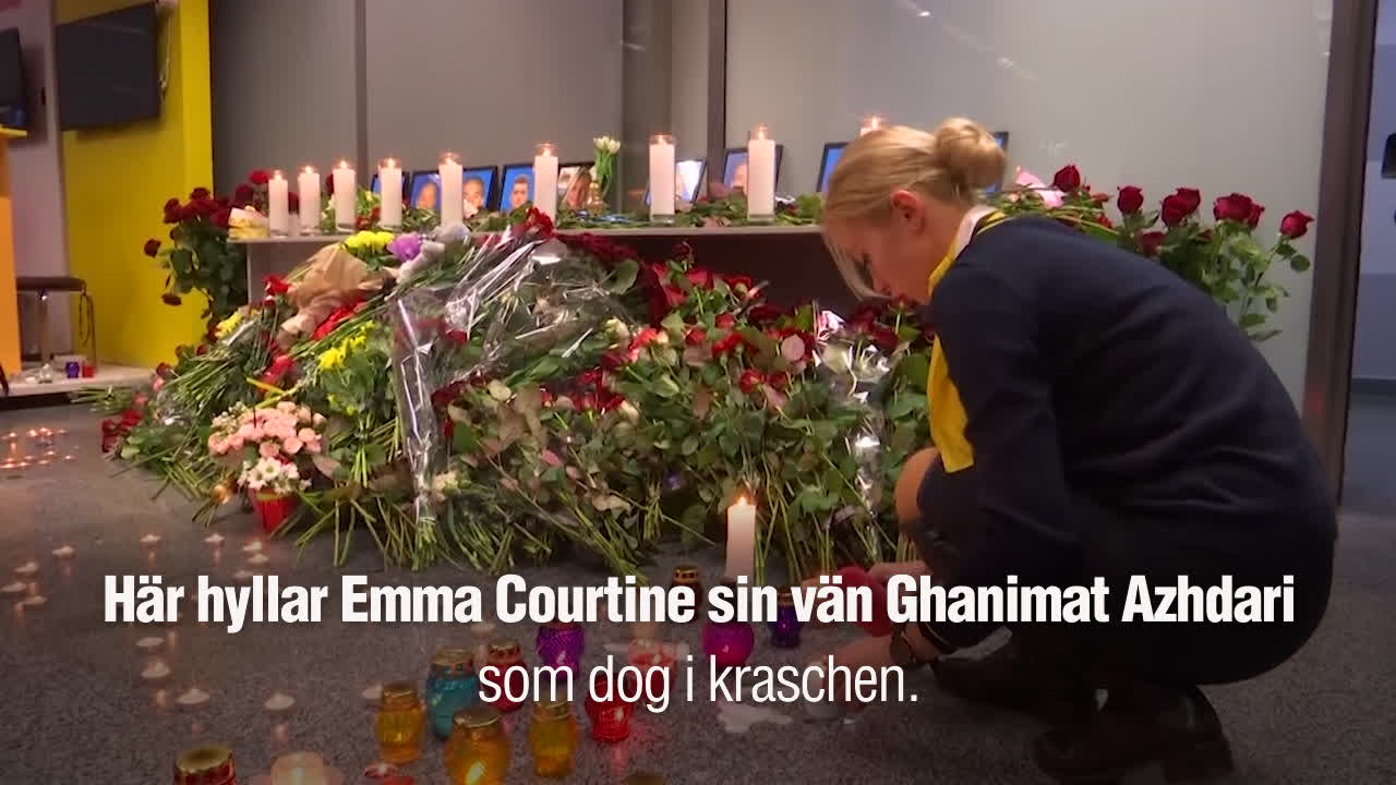 Här sörjer vännerna offren från kraschen.