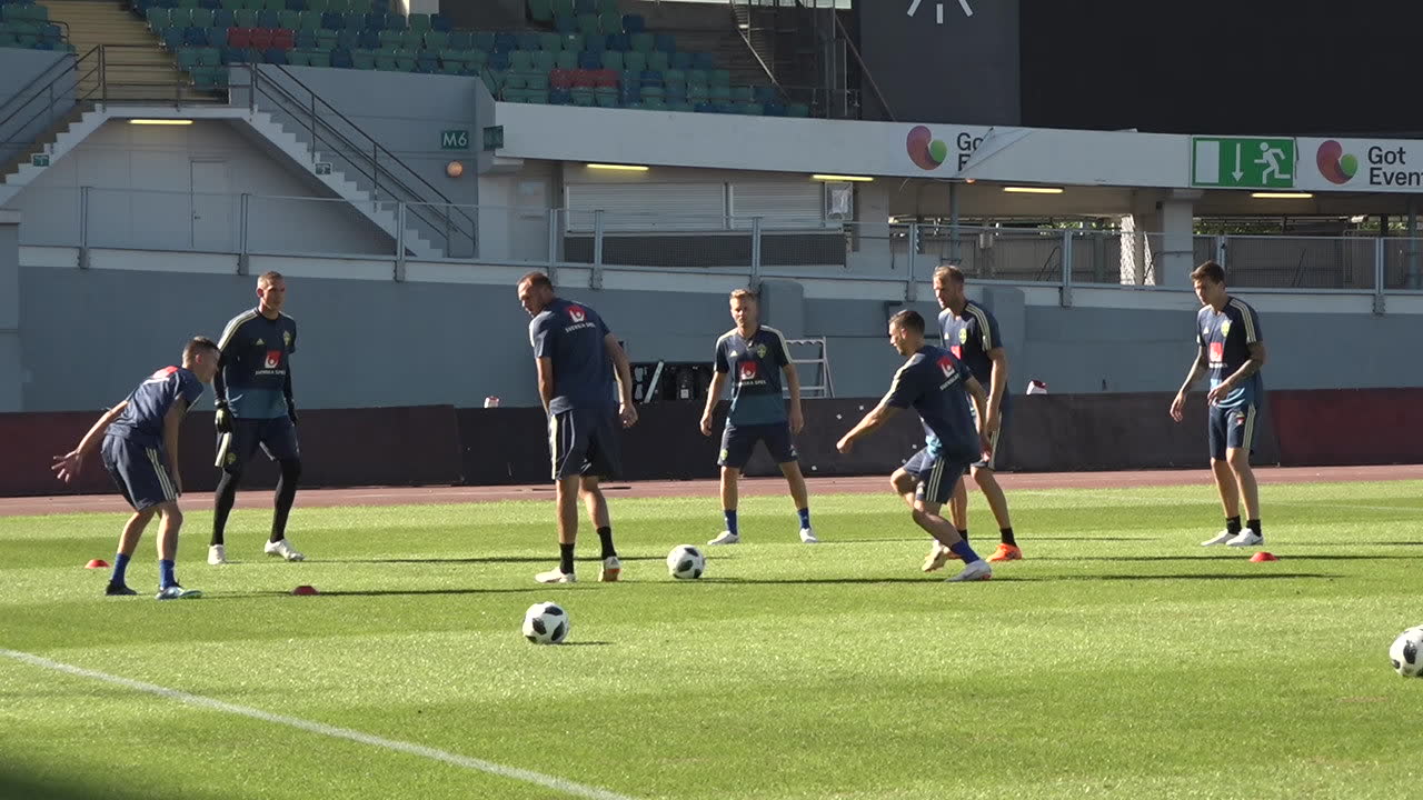 Granqvist helt borta – då börjar alla skratta