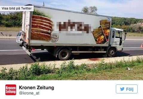 Uppmot 50 flyktingar hittade döda i lastbil