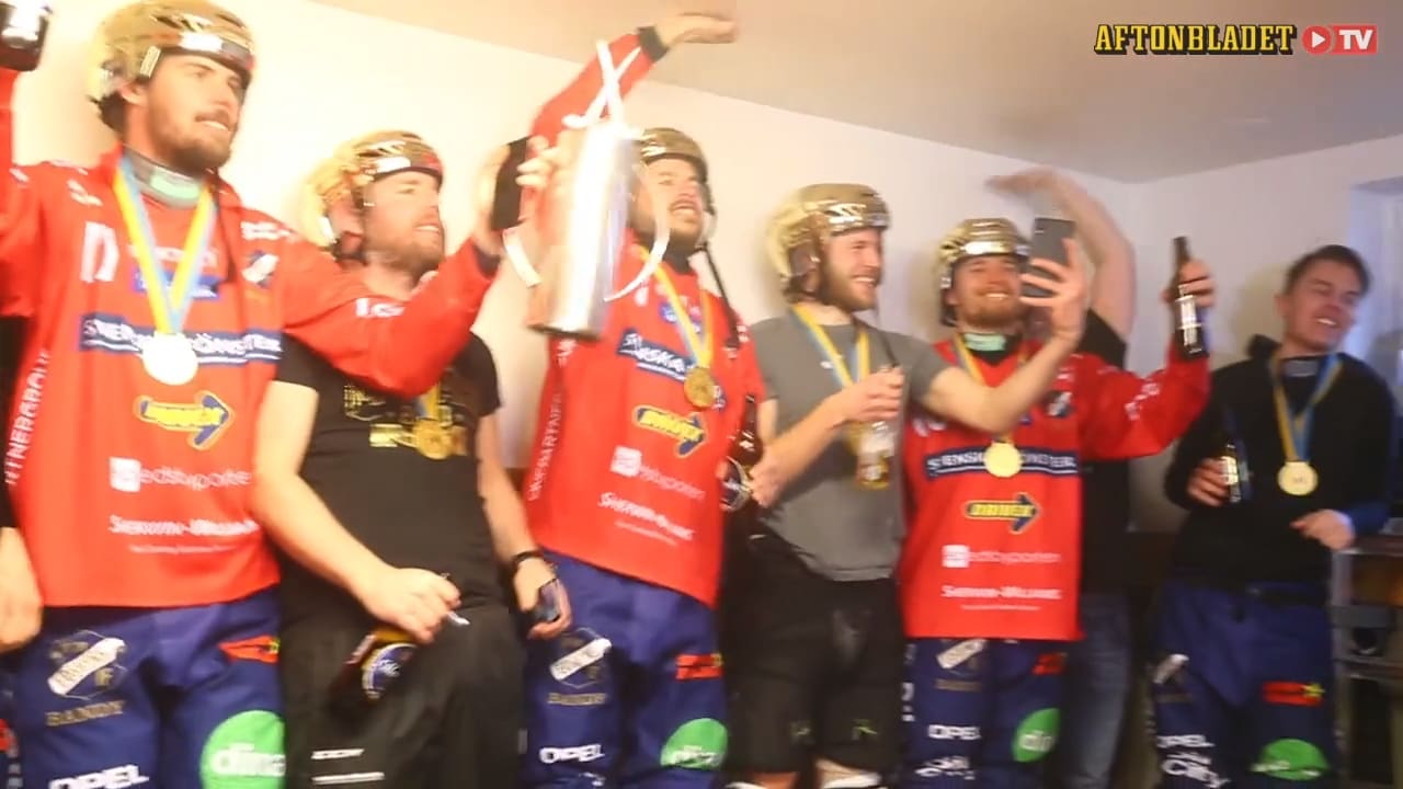 ”Tolv gånger för SM-guld: hurra hurra hurra...”