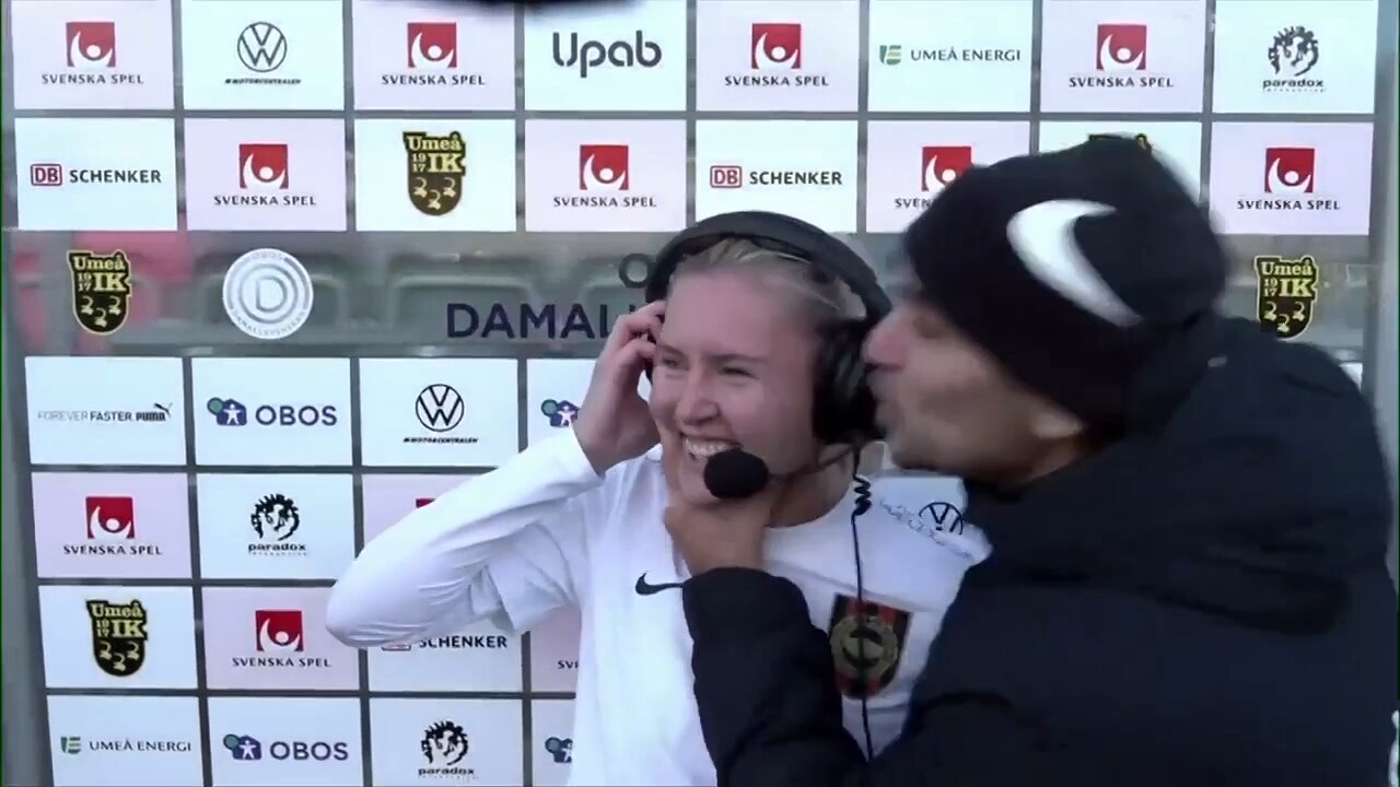 Här kapar han intervjun ”Fan va bra hon äääär!”