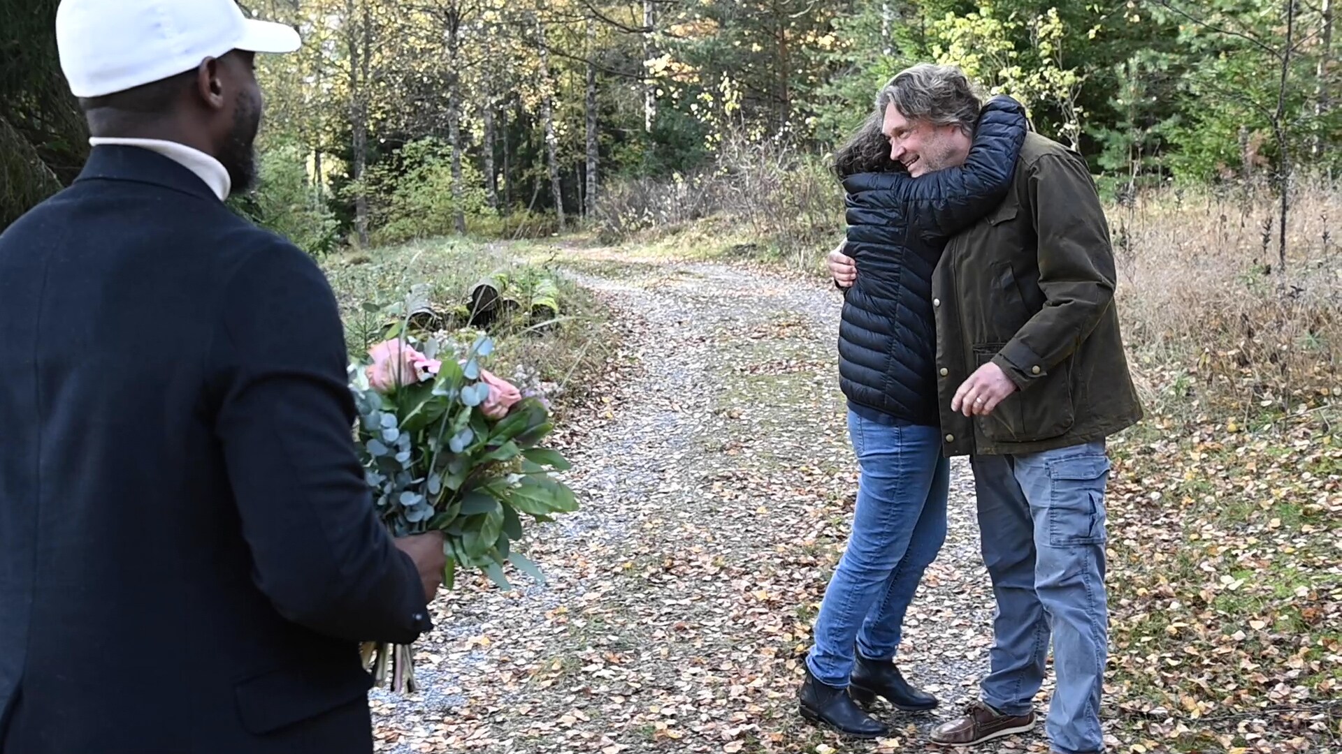 Se vårdhjältarnas glädjechock när de överraskas av Kodjo