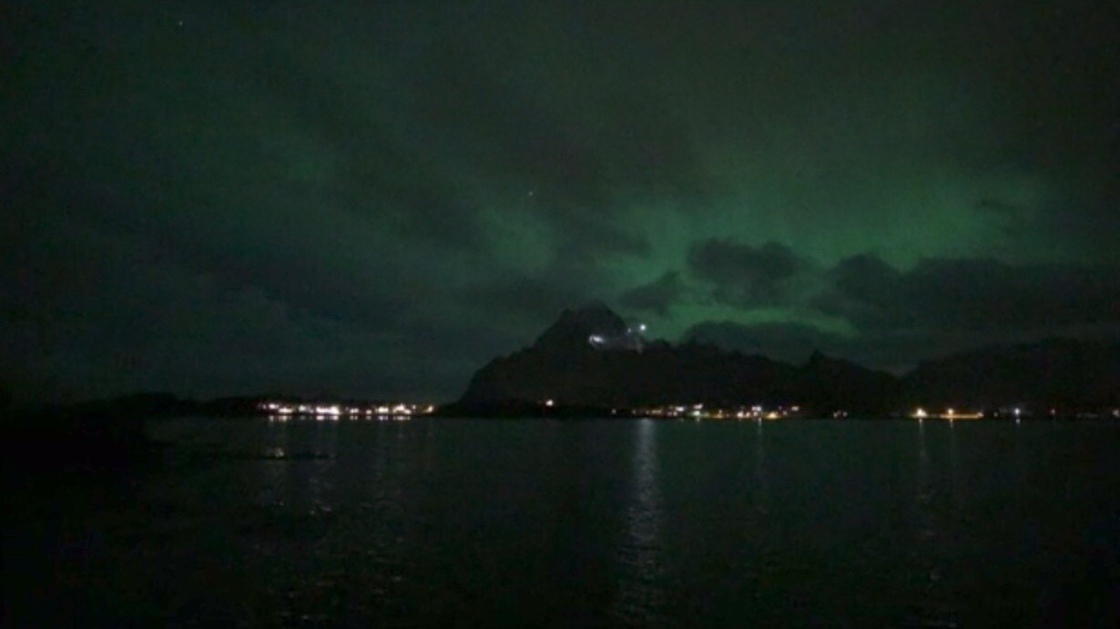 Klättrare död efter olycka i Lofoten - Aftonbladet TV