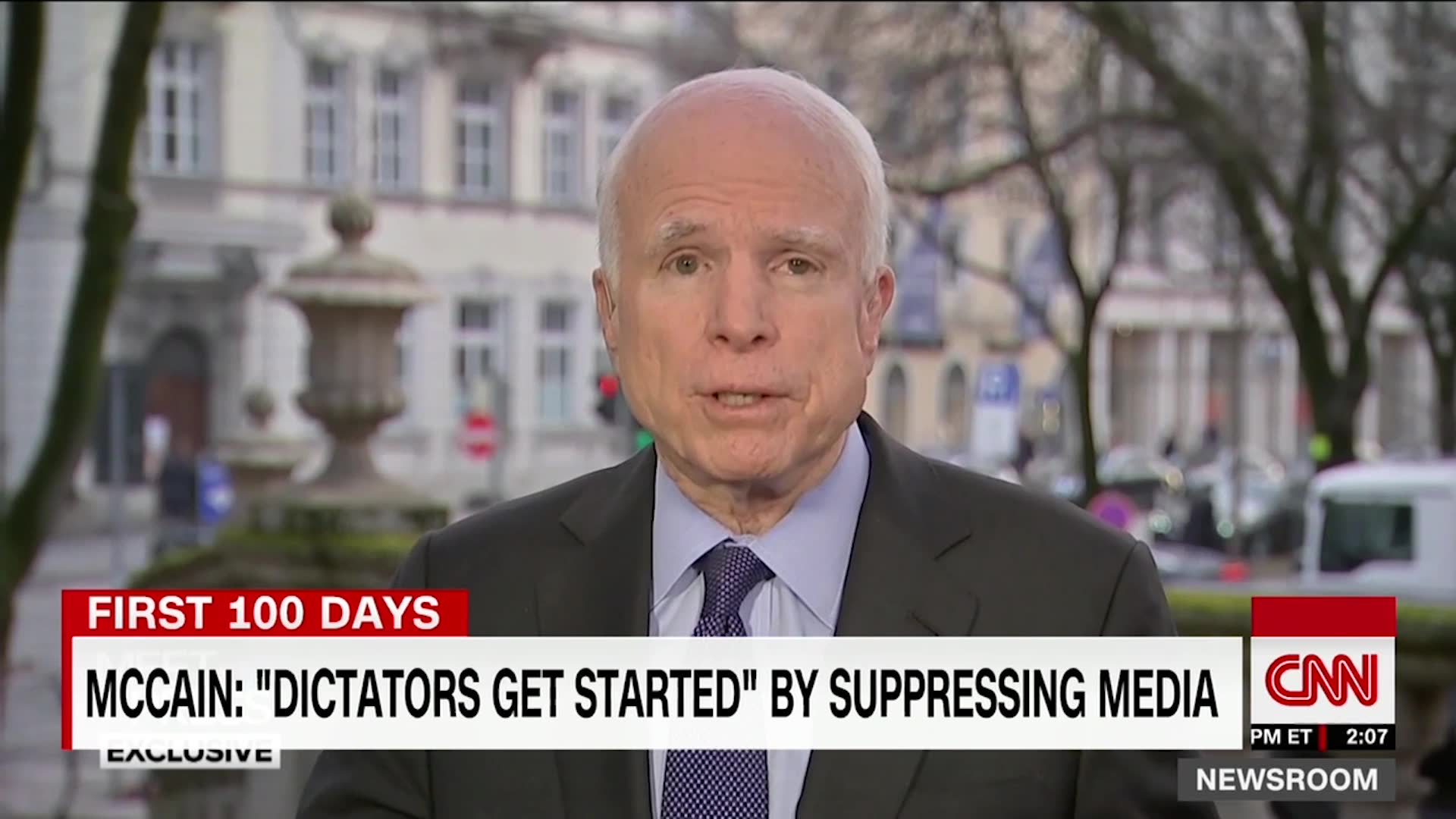 "Första en diktator gör är att begränsa pressen"