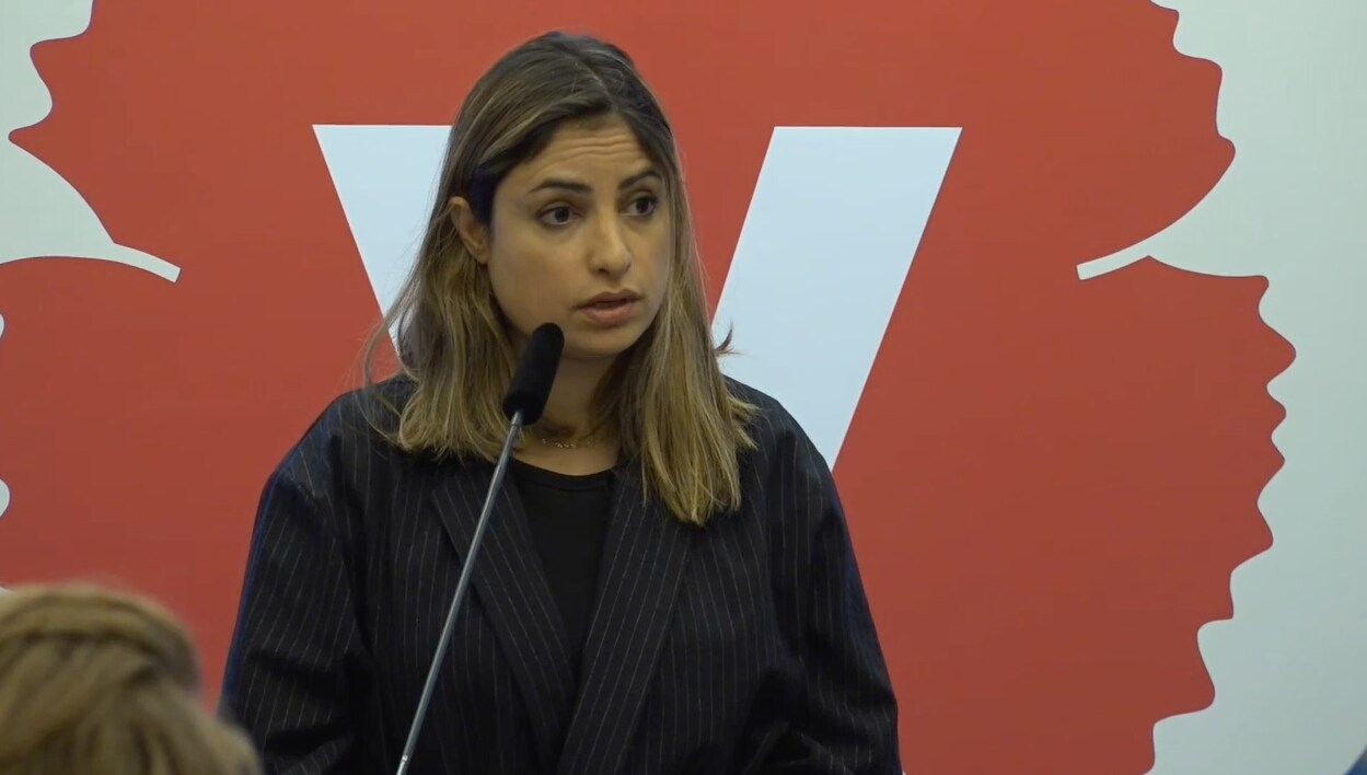 Se pressträffen med Vänsterpartiets Nooshi Dadgostar