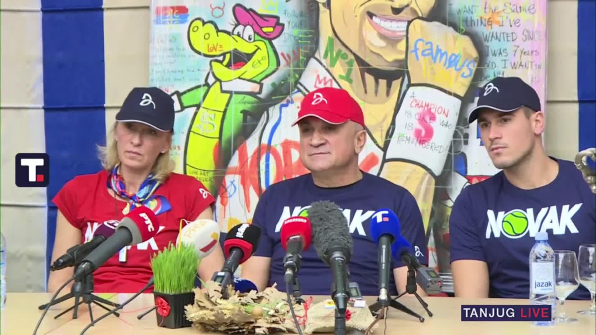 Djokovics mamma: ”De håller honom fången”