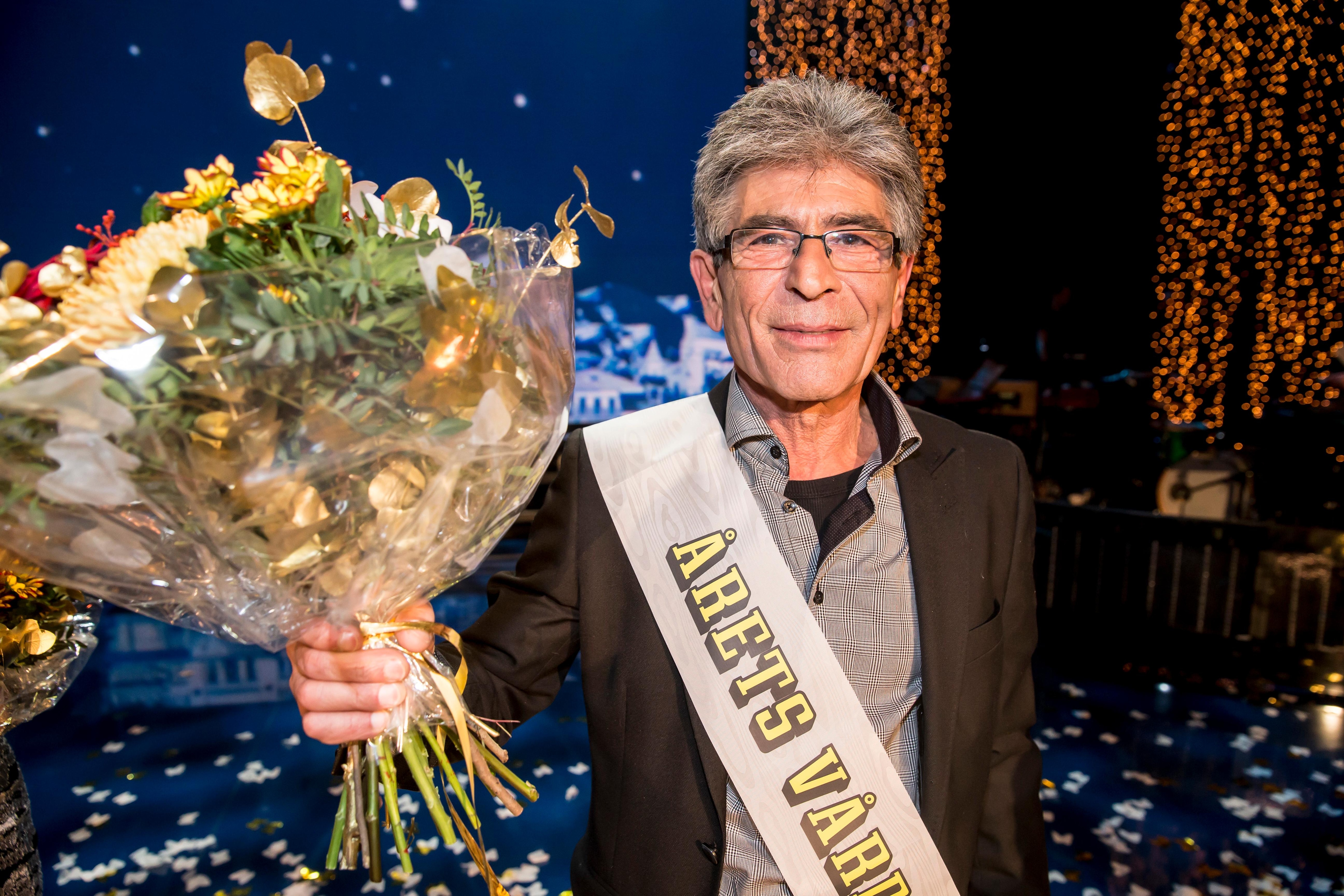 Vårdhjälten tar de gamla till Grekland