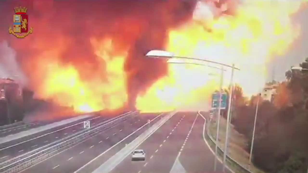 Dramatiska bilder från explosionen i Bologna