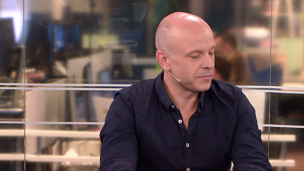 Fredrik Hallgren sparkades från julkalendern: “De skötte det jävligt fult"