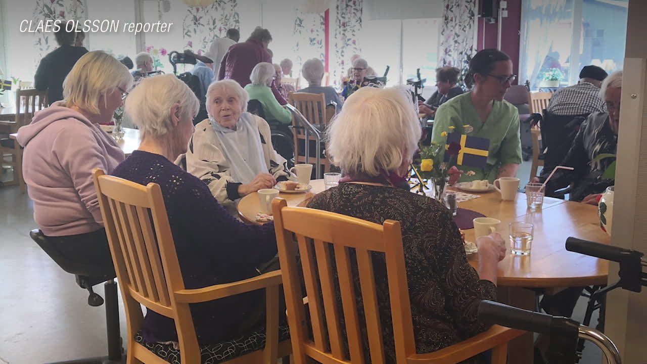 Cecilia, 38, räddade de äldres midsommar