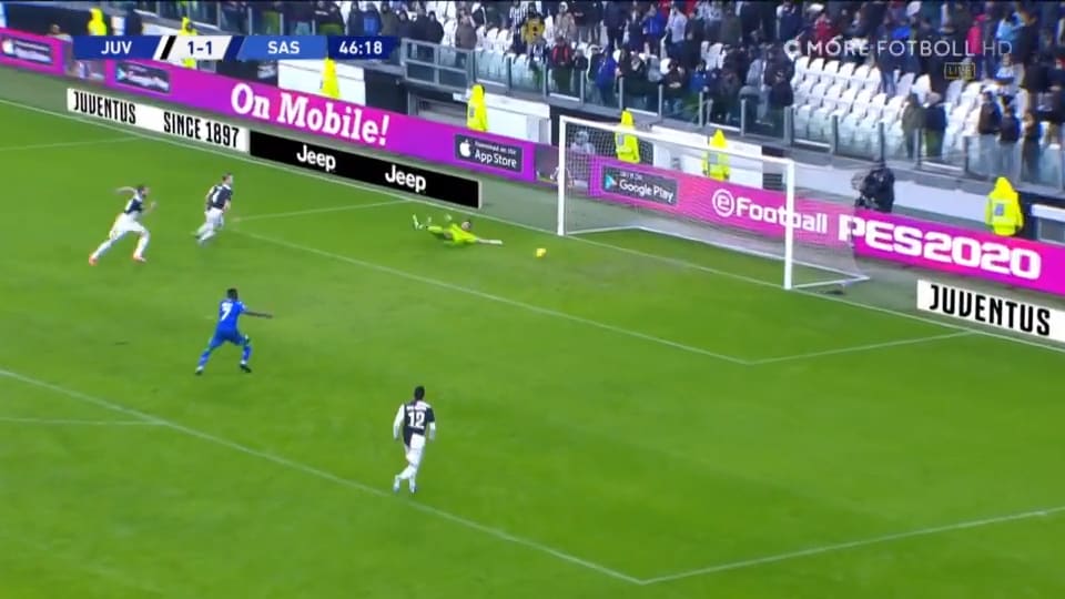 Här står Buffon för en riktig målvaktstavla