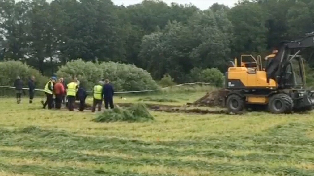 Här gräver de efter 63-åringen