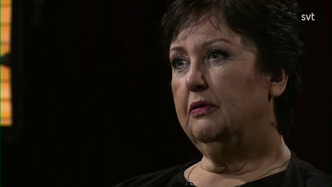 Babben Larsson om saknaden av kärlek från sin mamma