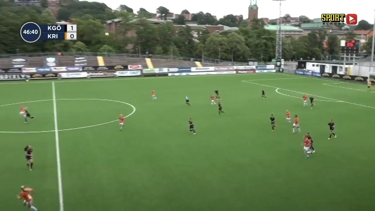 Rebecka Blomqvist rullar in 2-0 för /Kopparbergs/Göteborg FC