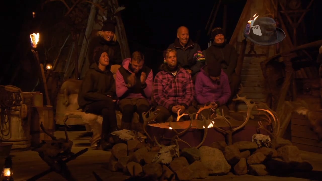 Här bryter deltagarna ihop efter beskedet i "Robinson"