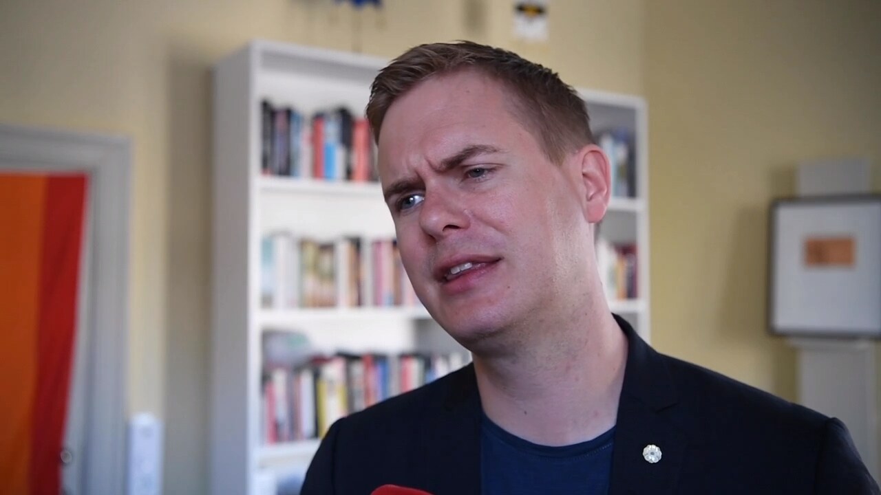 Fridolin:  Har övervägt att hoppa av helt – och ta sitt parti med sig