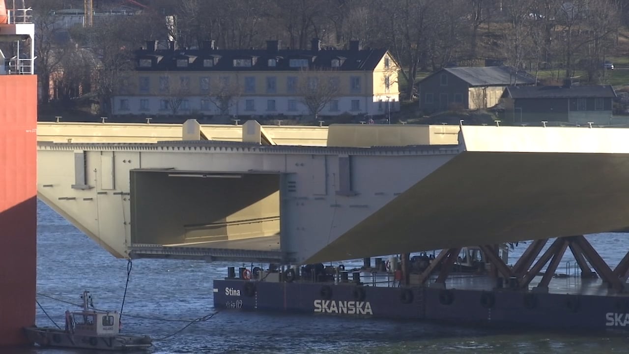 I dag monteras guldbron på plats