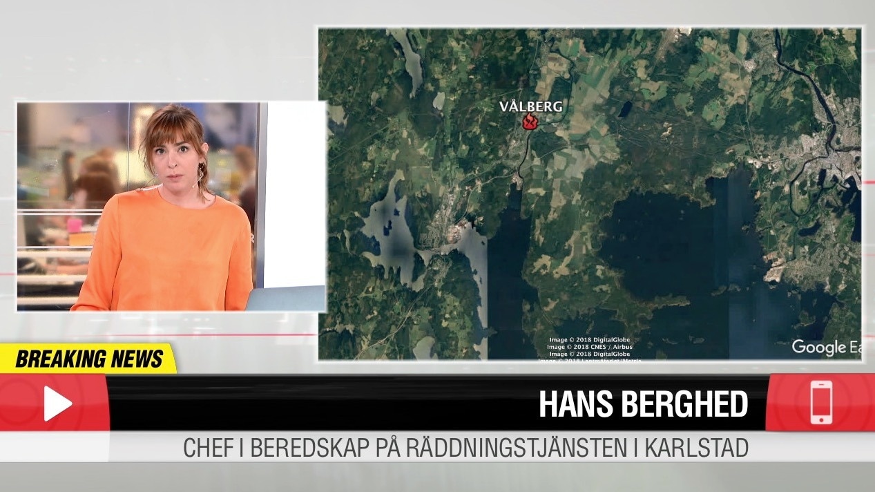 Brandmän till sjukhus efter blixtnedslag