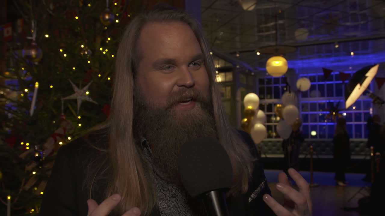 Här anländer stjärnorna till Svenska hjältar-galan