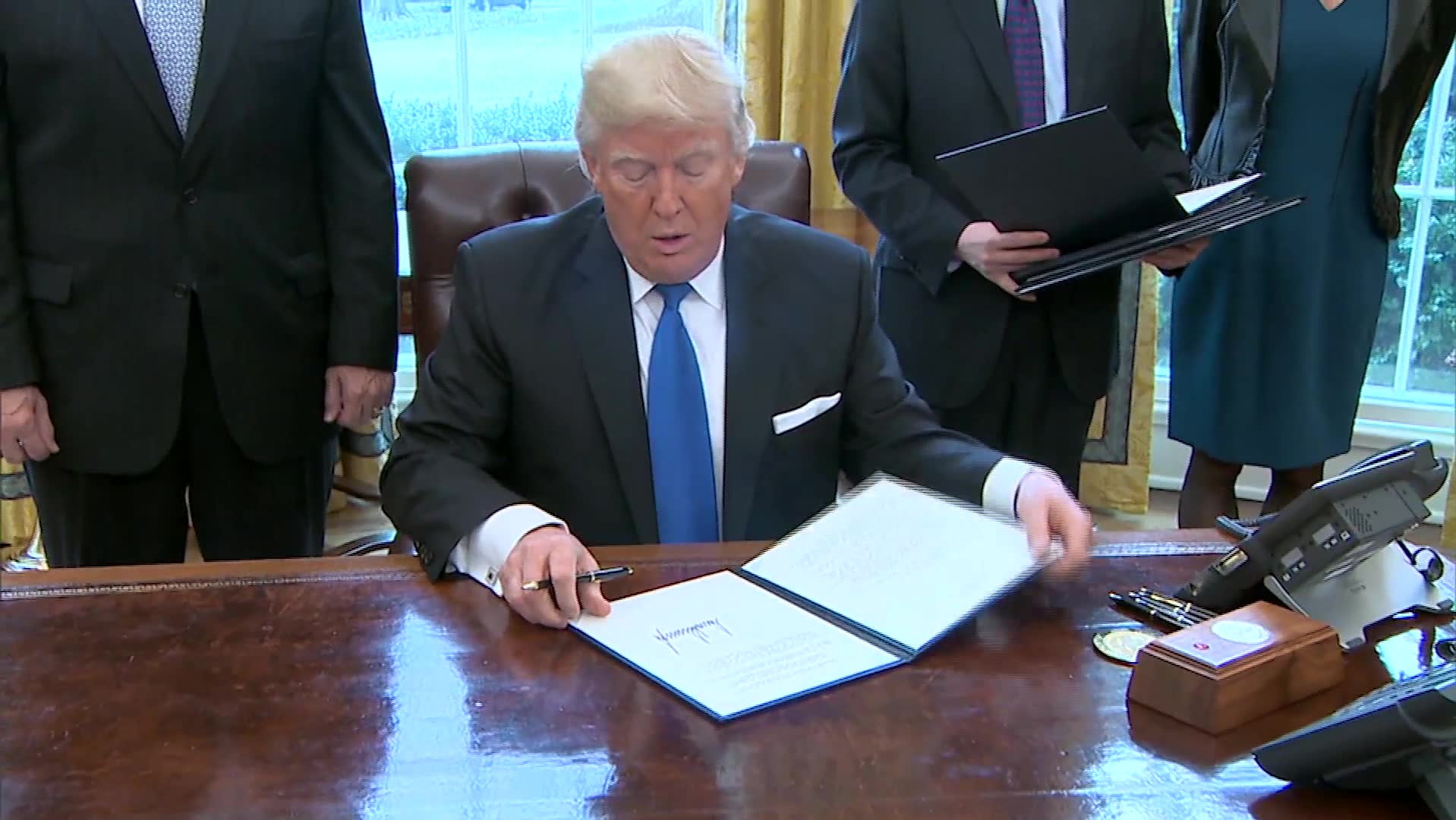 Historisk lågt stöd för Trump