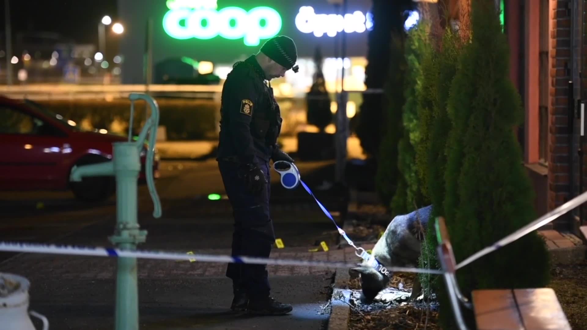 Söker uppgifter om lyxbil efter mord