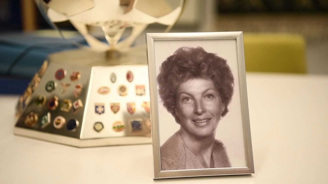 "Varför hon och inte jag?"