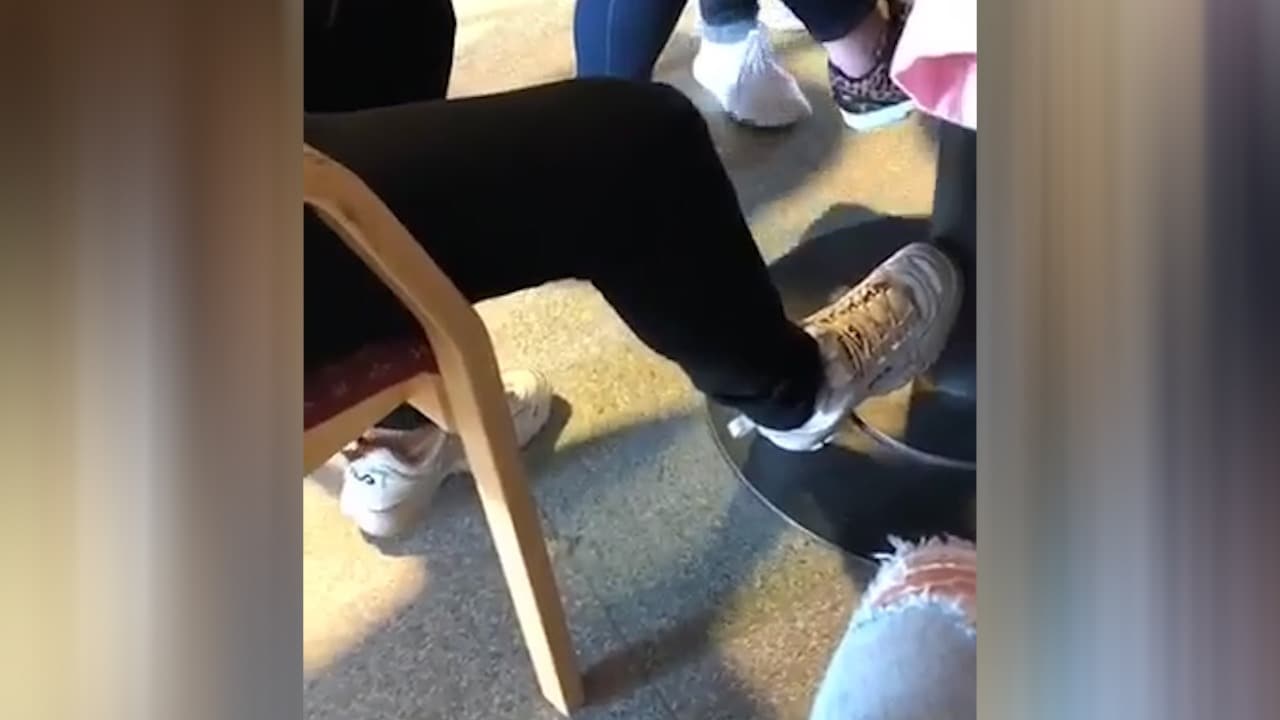 Hör lärarens utbrott – säger n-ordet framför elever