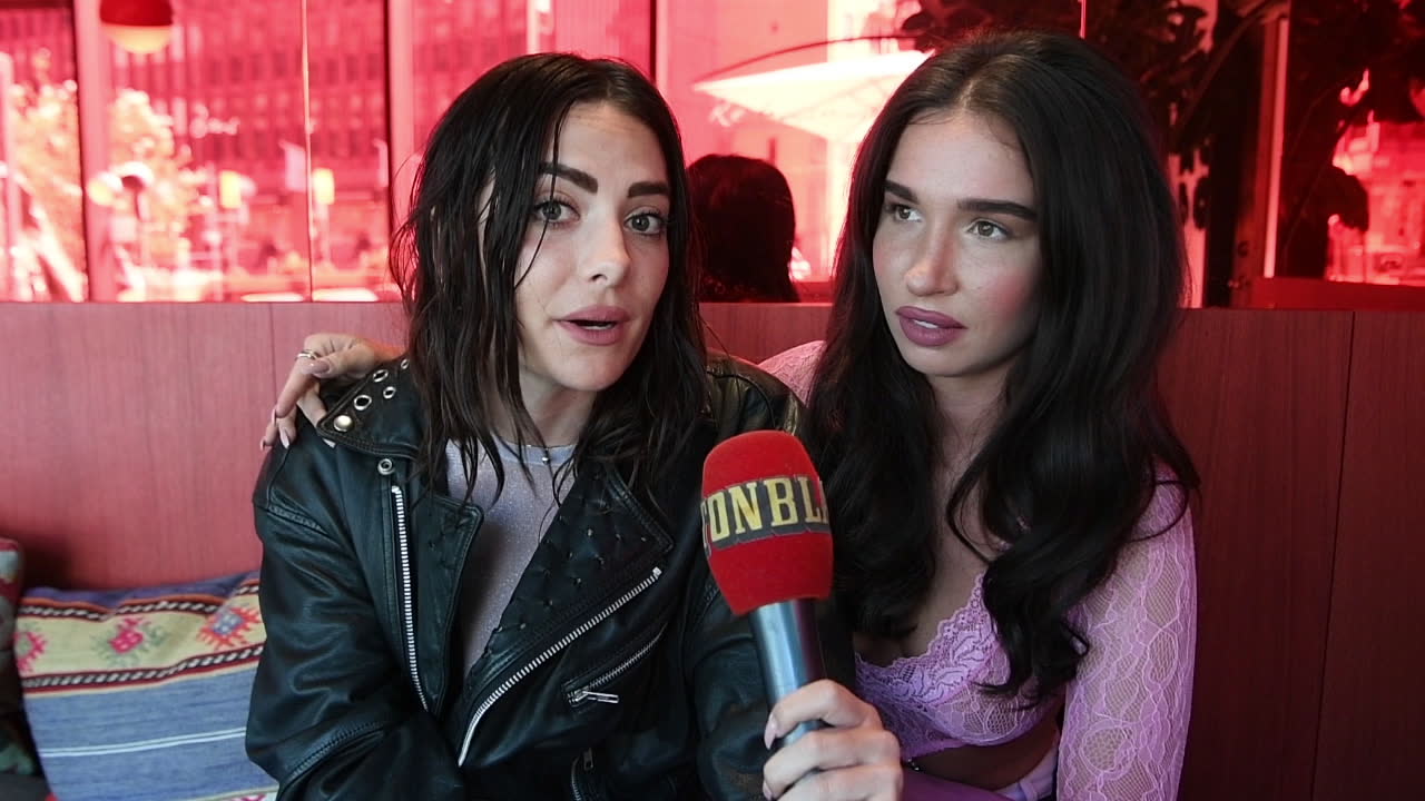 Rebecca & Fiona uppmanar: “Rösta inte på SD"