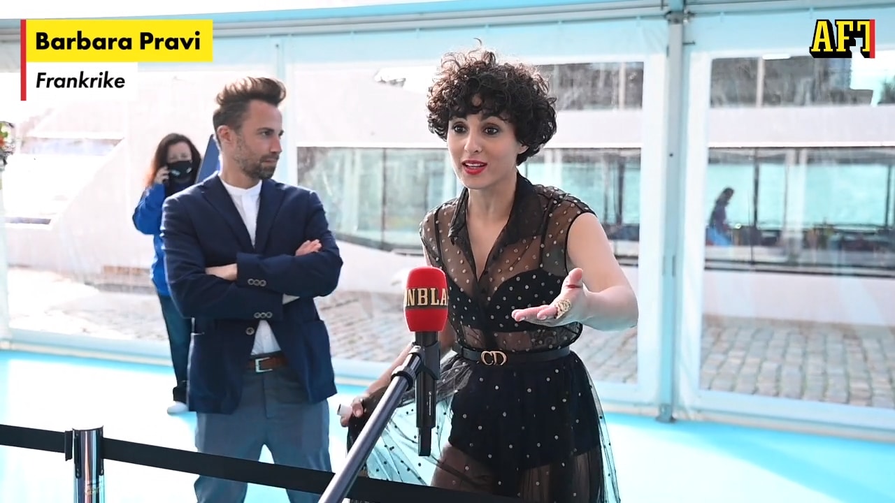 Klädmissen: visade bröstvårtan hela repet – Franska Barbara: ”Jag märkte ingenting”