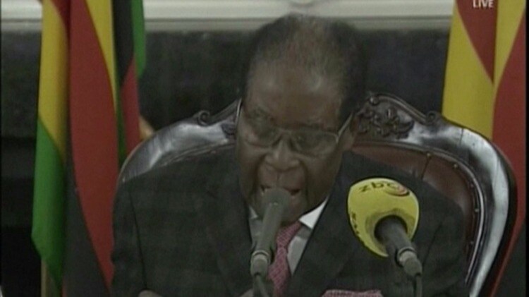 Här håller Zimbabwes president Mugabe tal till nationen